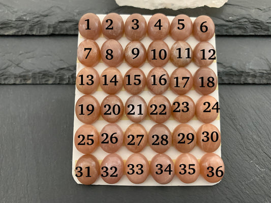 GoldSand Moonstone oval 10x12mm cabochon