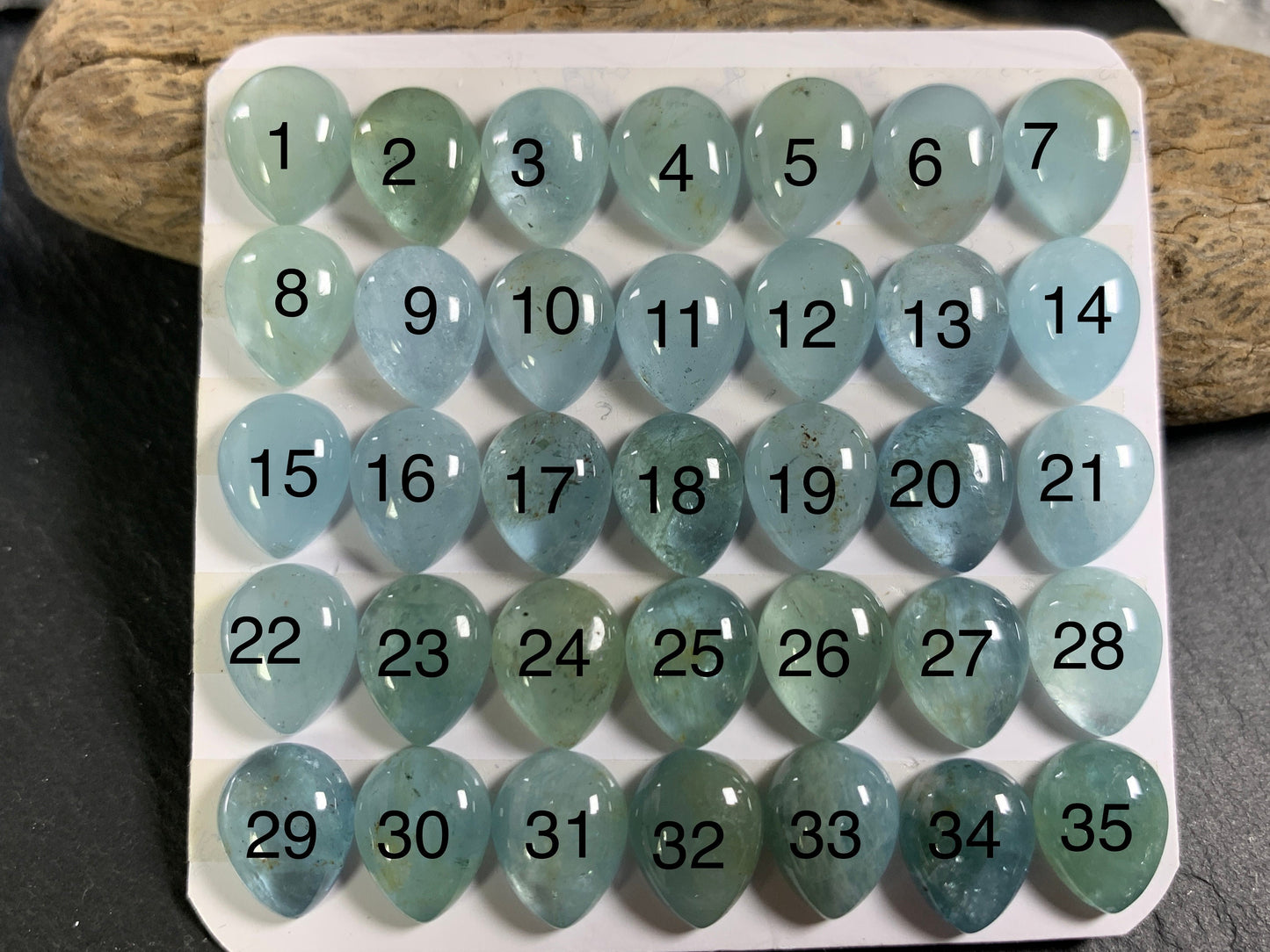 Aquamarine pear 8x10mm cabochon - Calibrated cabochons