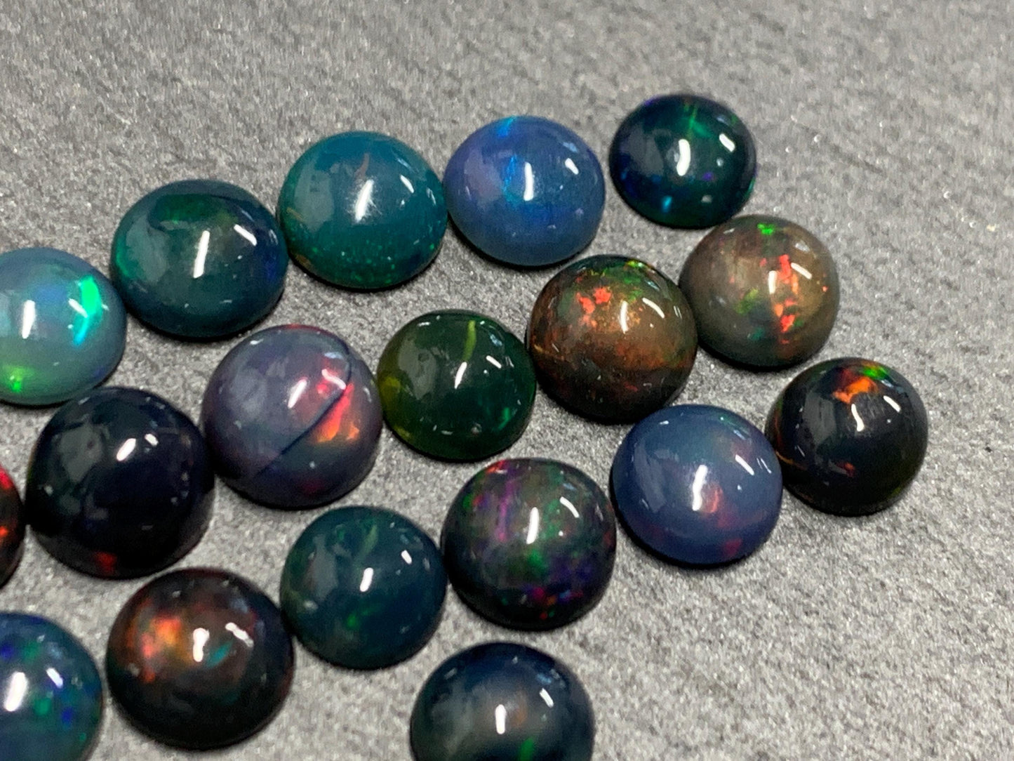 Ethiopian Opal round 6mm Cabochon