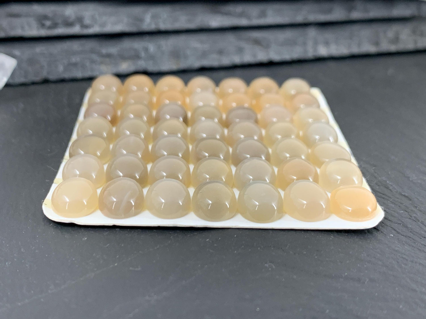 Grey Moonstone oval 8x10mm cabochon - Calibrated cabochons