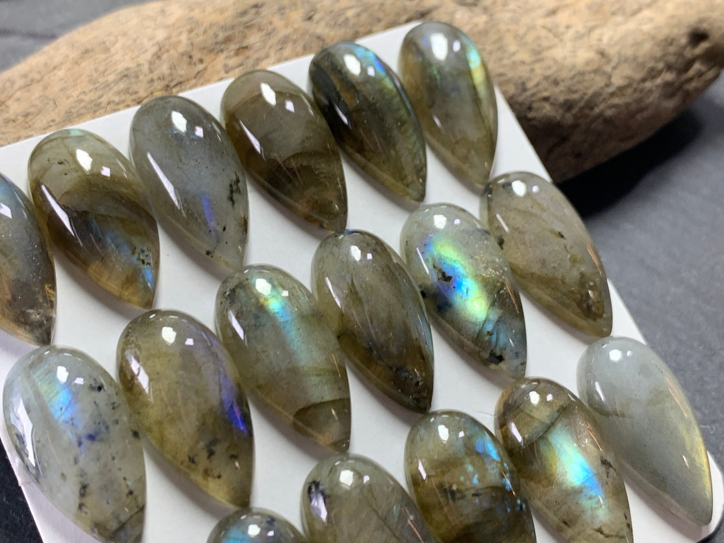 Labradorite pear 10x20mm cabochon - Calibrated cabochons