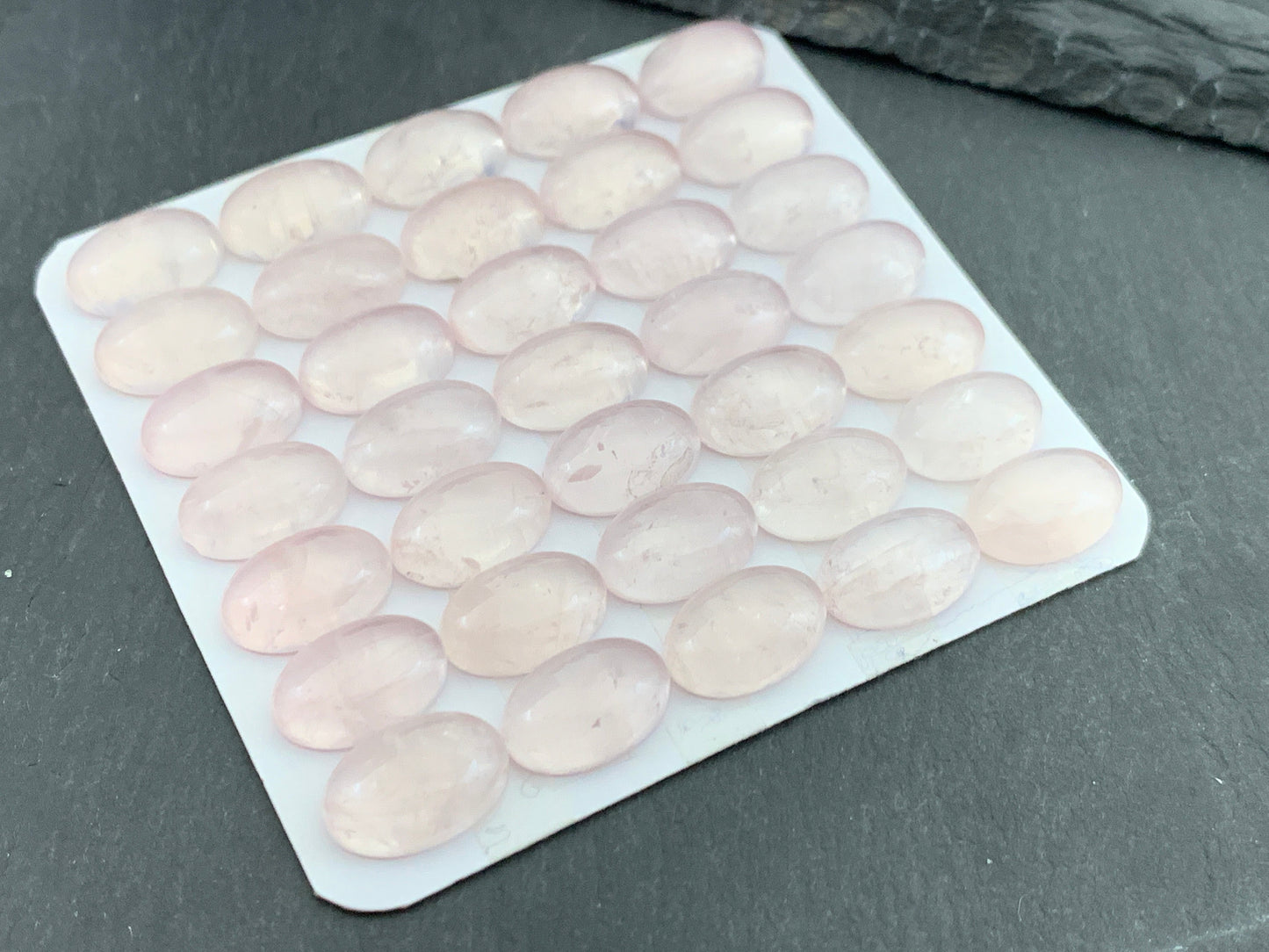 Rose Quartz oval 8x12mm cabochon - Calibrated cabochons