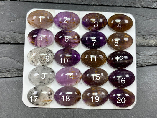 Amethyst Cacoxenite oval 13x18mm cabochon - Calibrated cabochons