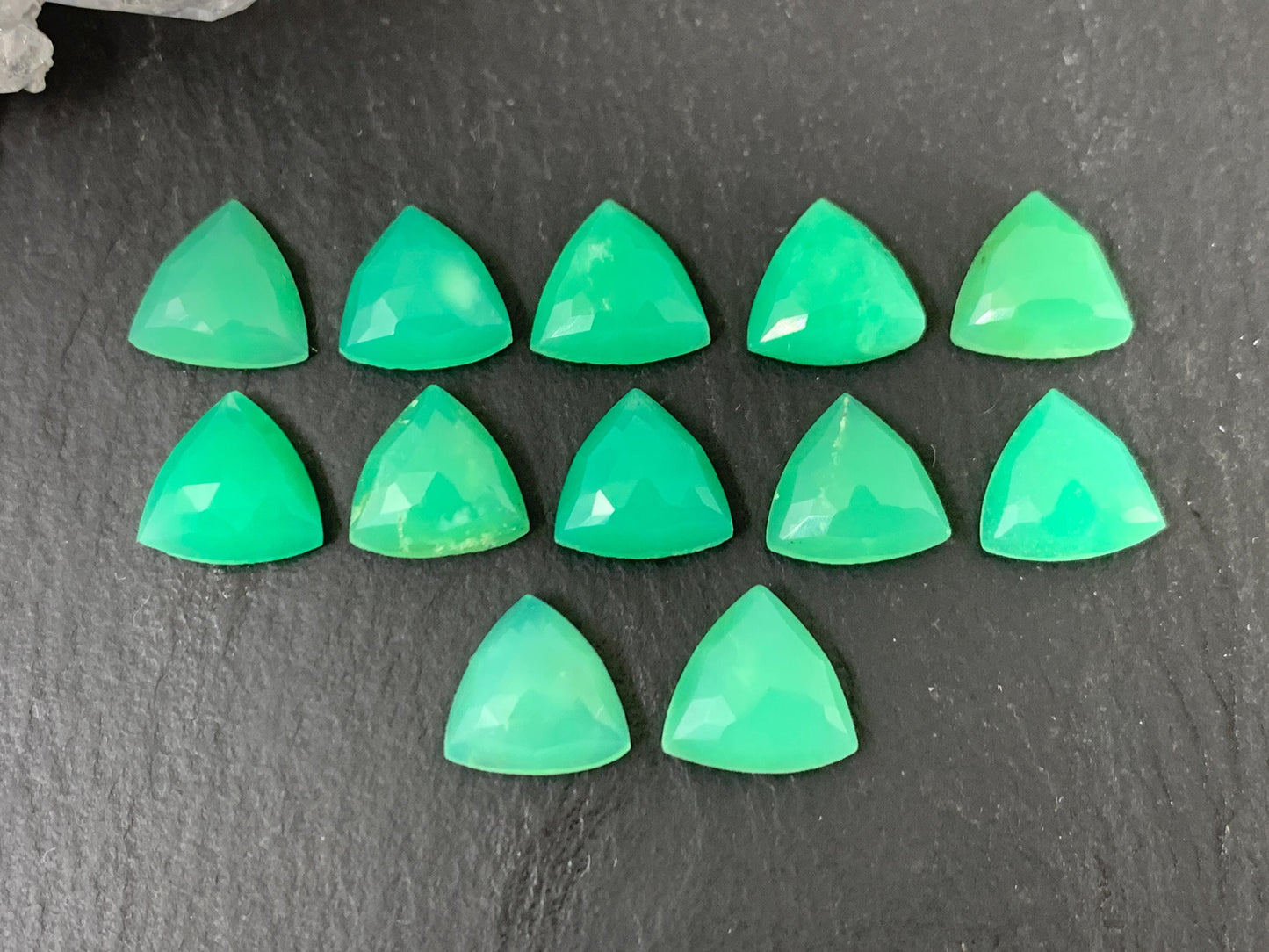 Faceted Chrysoprase trilangle 8mm cabochon