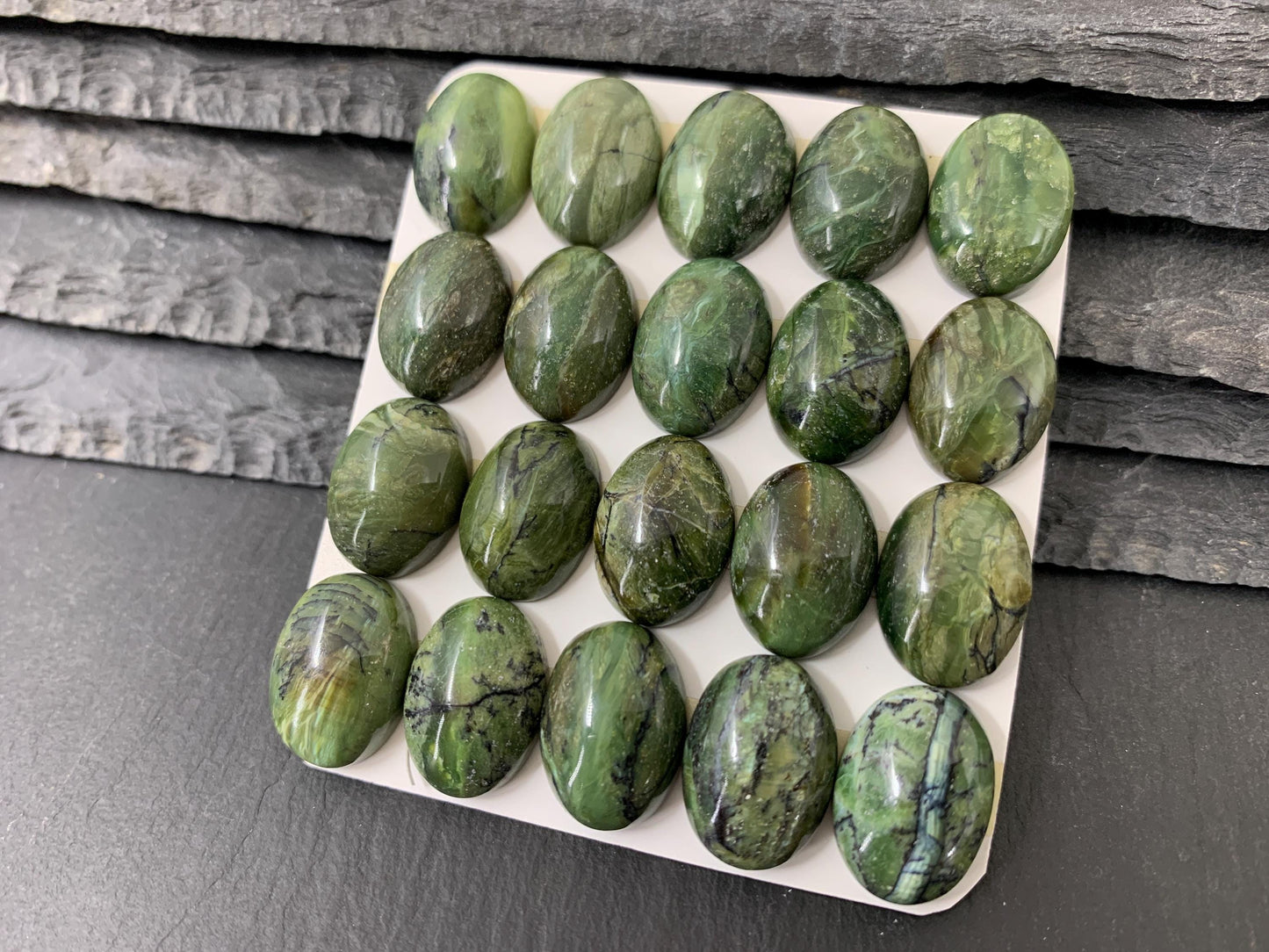 Green Opal oval 13x18mm cabochon - Calibrated cabochons