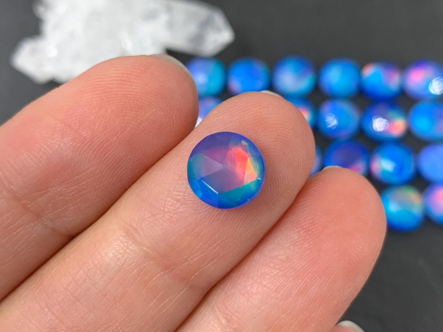 Faceted Aurora Opal round 8mm cabochon - Doublet cabochons