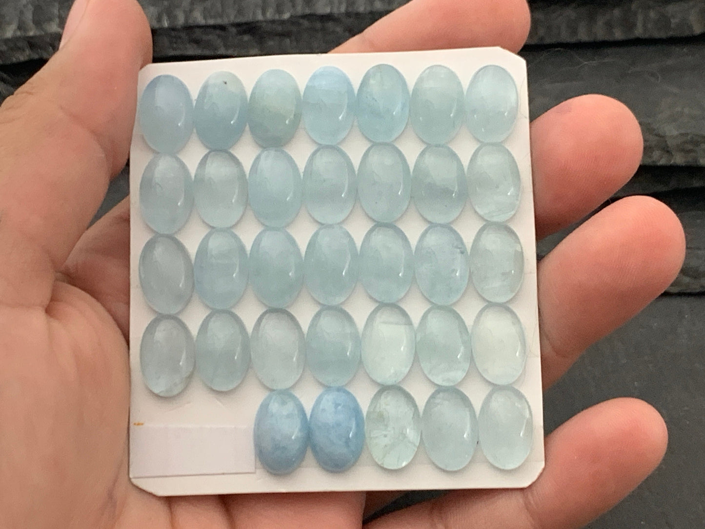 Aquamarine oval 8x12mm cabochon - Calibrated cabochons