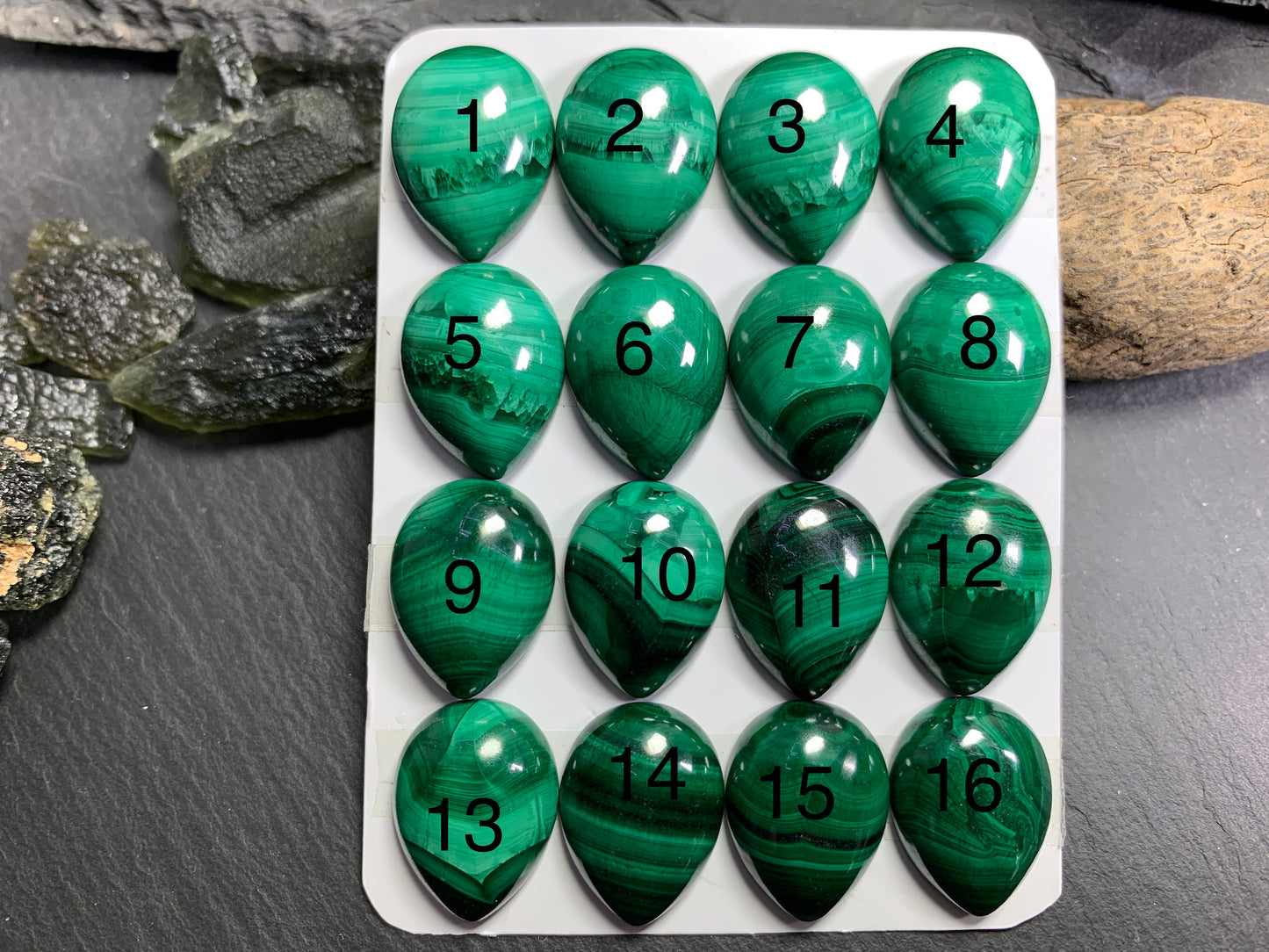 Malachite pear 15x20mm cabochon - Calibrated cabochons