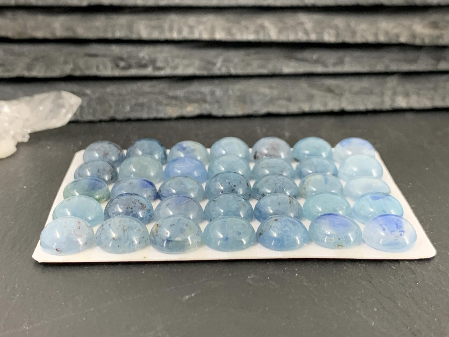 Kyanite round 10mm cabochon - Calibrated cabochons