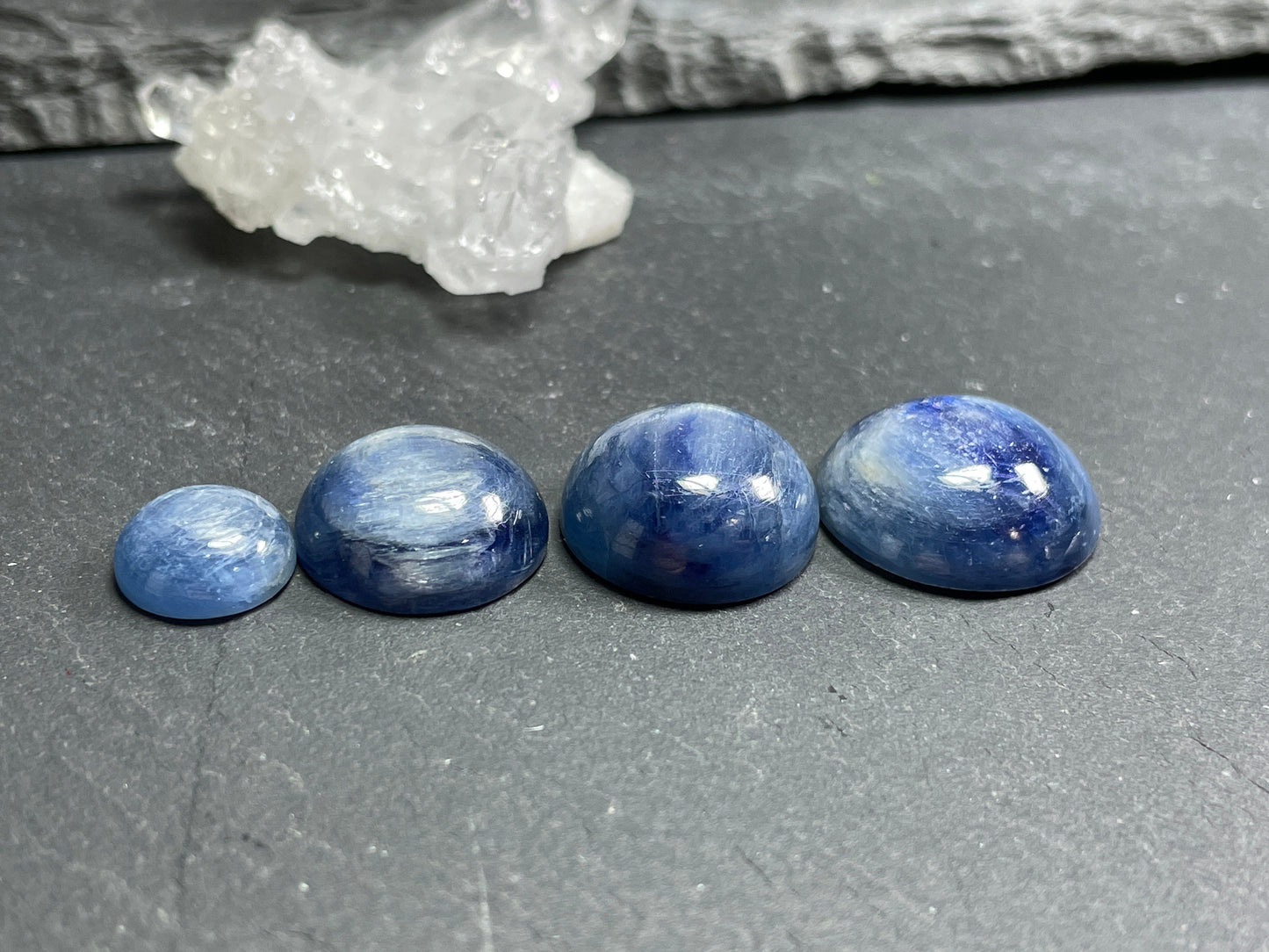 Blue Kyanite round cabochon 10mm, 15mm, 16mm, 18mm - Calibrated cabochons