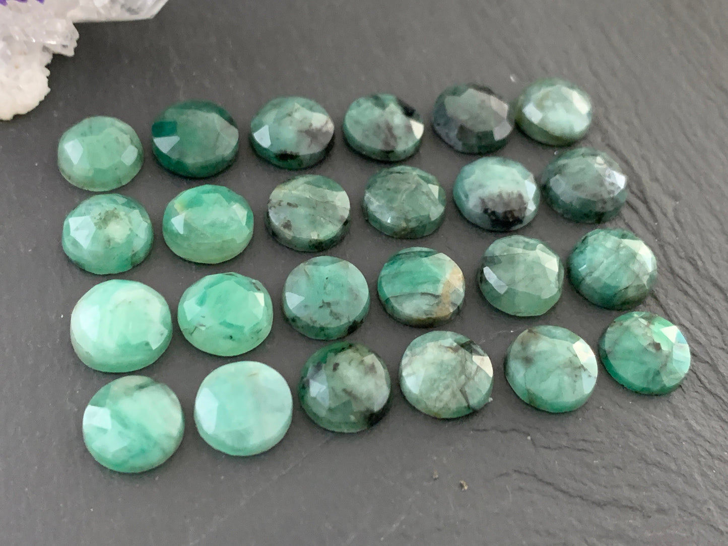 Faceted Emerald round 10mm cabochon