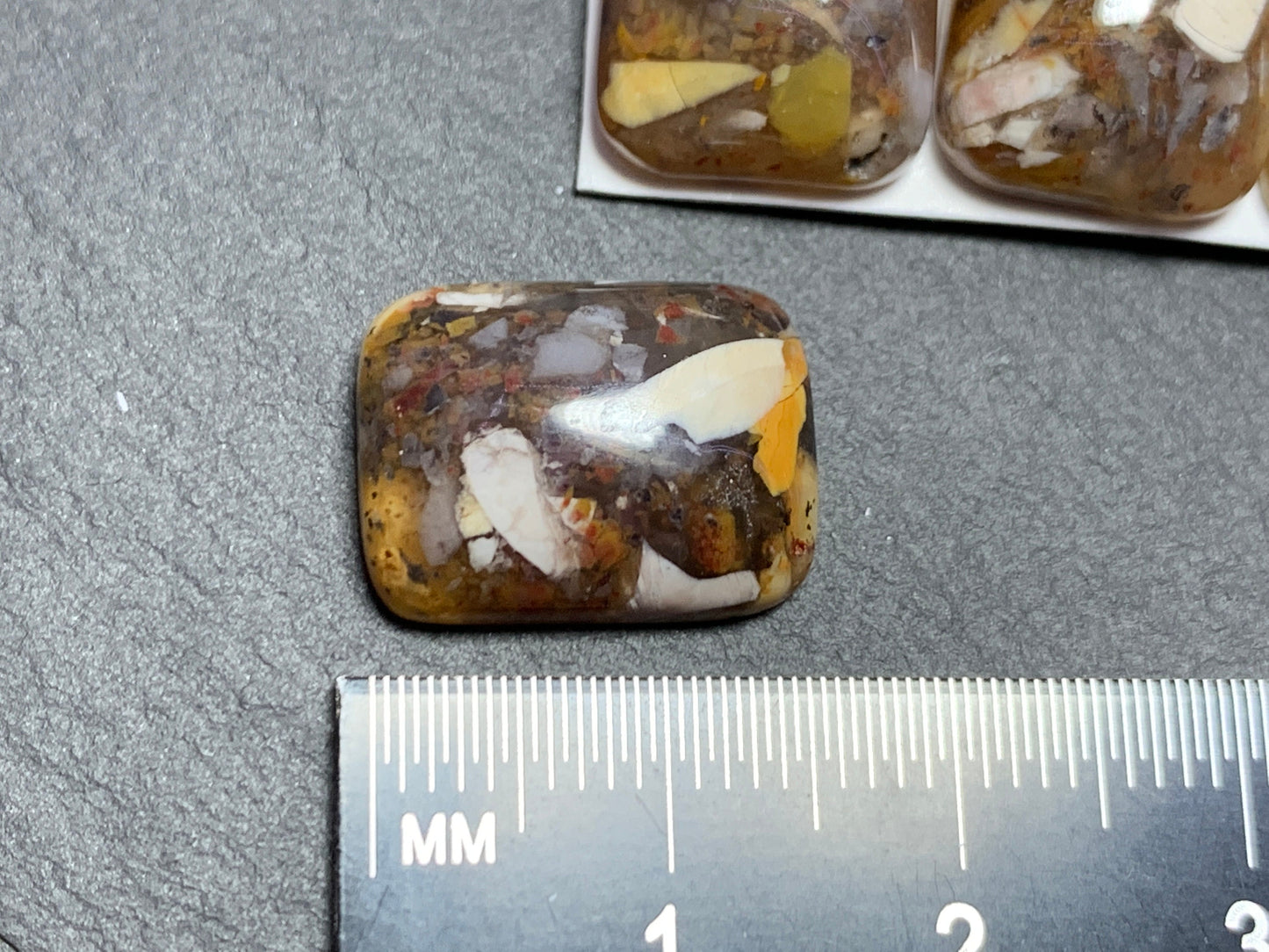 Brecciate Mookaite rectangle 13x18mm cabochon - Calibrated cabochons