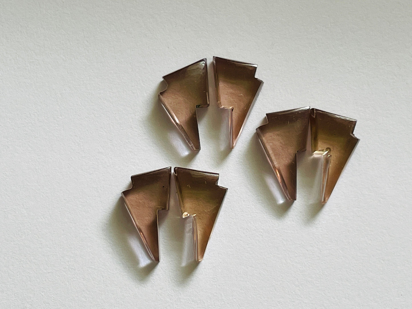 Faceted color changing Alexandrite lightning bolt 8x13mm cabochon - Cabochons are calibrated