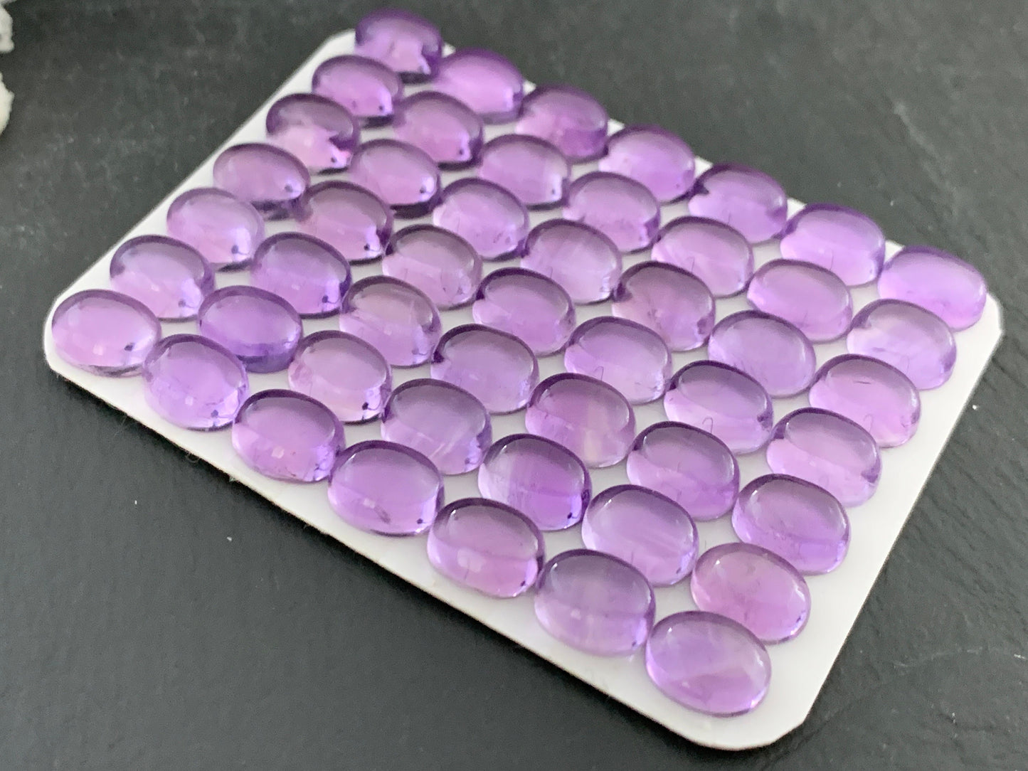 Amethyst oval 7x9mm cabochon - Calibrated cabochons