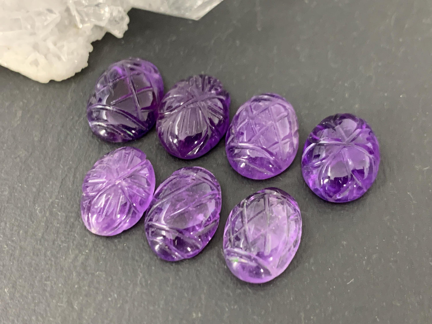 Amethyst oval 12-13mm long cabochon - Hand carved floral cabochon