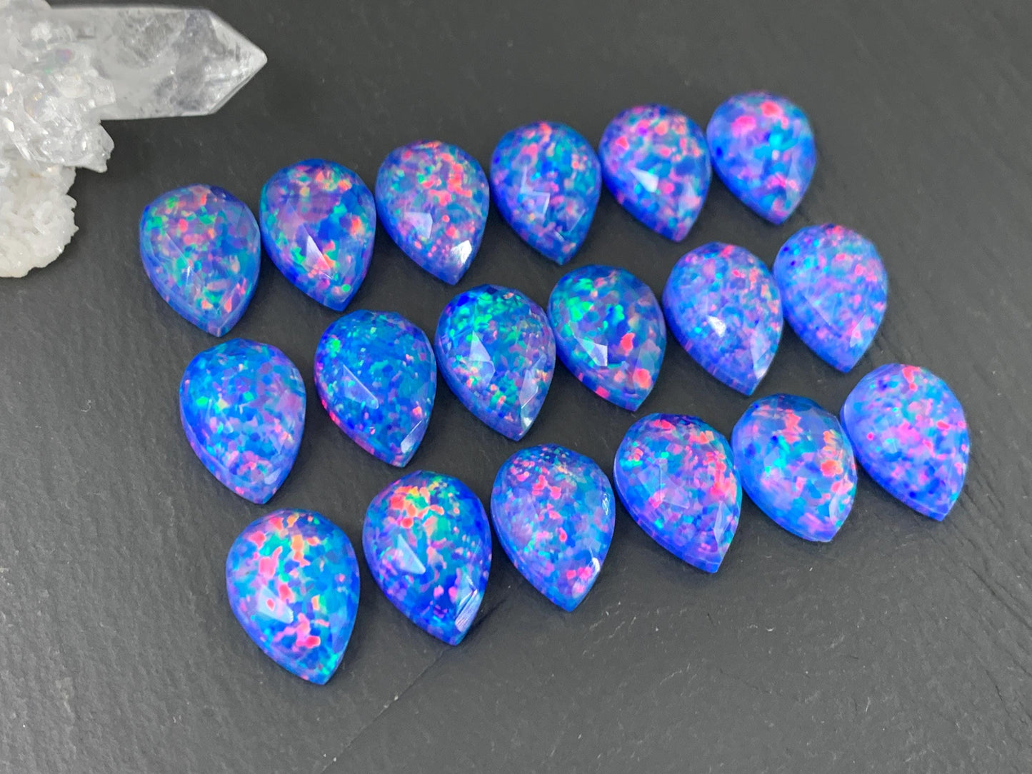 Faceted Aurora Opal pear 10x14mm - Doublet cabochons