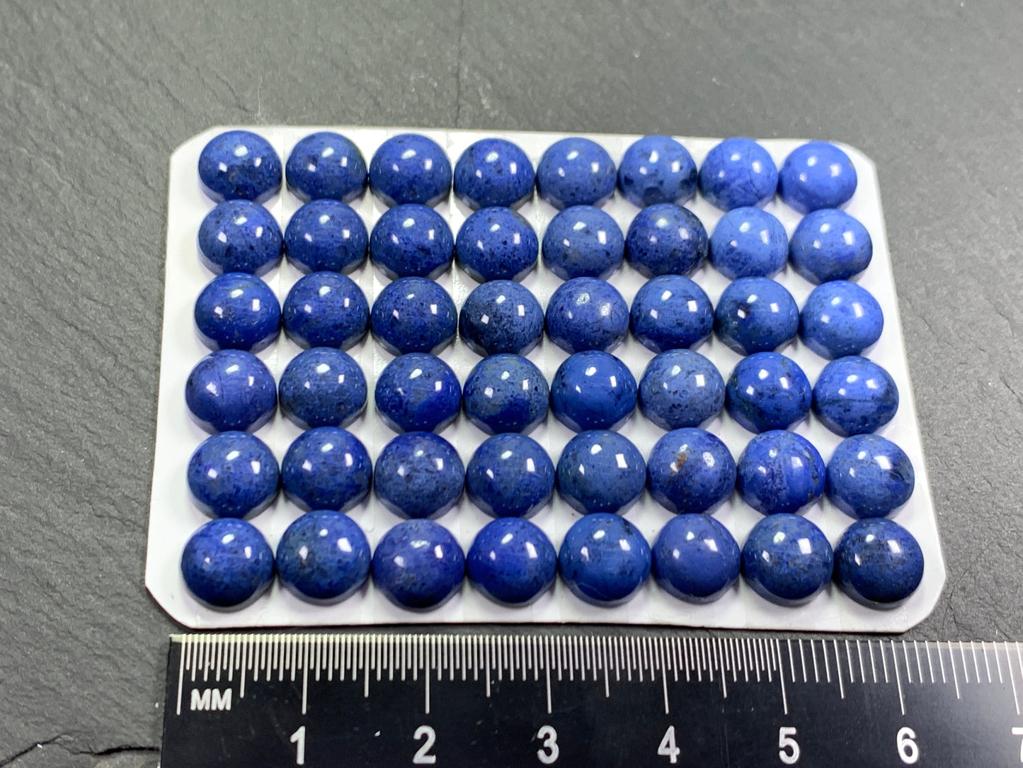 Dumorterite round 8mm Cabochon - Calibrated Cabochons