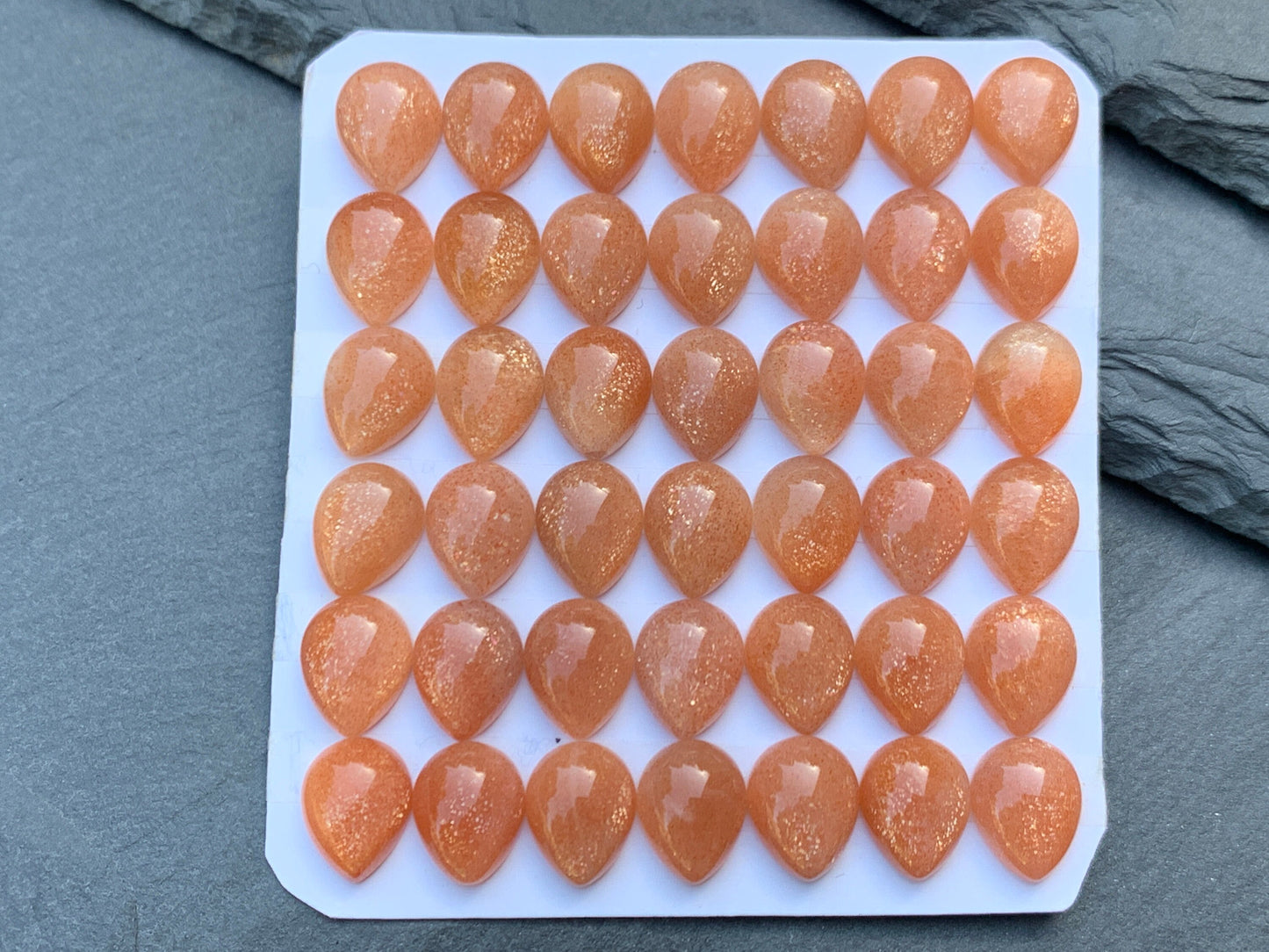 GoldSand Sunstone pear 8x10mm cabochon