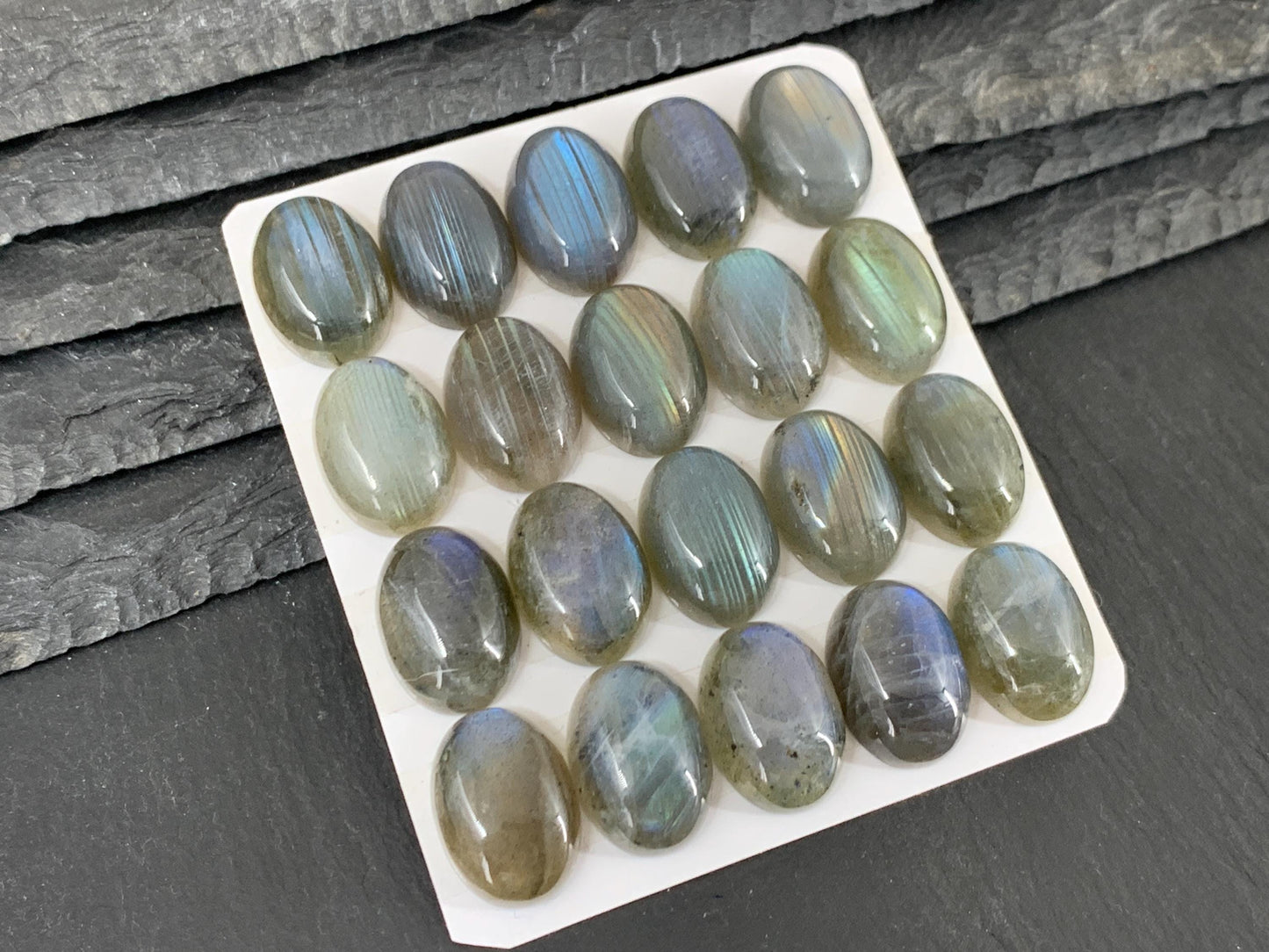 Labradorite oval 13x18mm cabochon - Calibrated cabochons