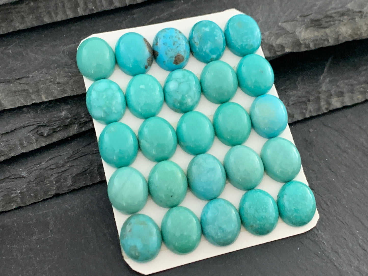 Turquoise oval 10x12mm cabochon - Calibrated cabochons