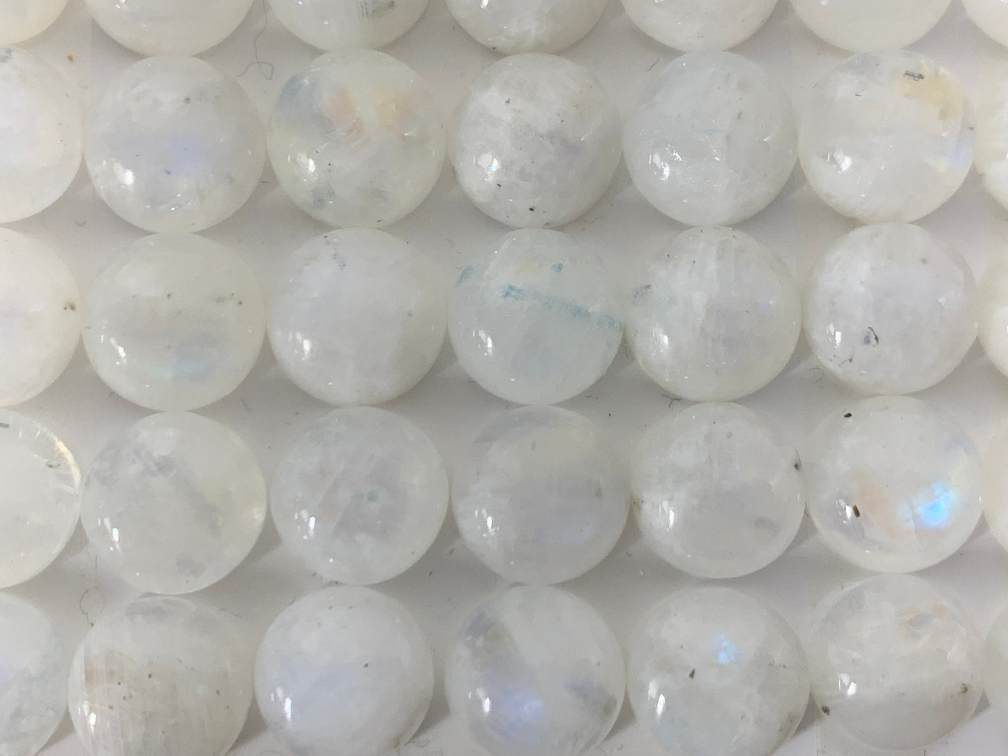 Rainbow Moonstone round 10mm cabochon - Calibrated cabochons