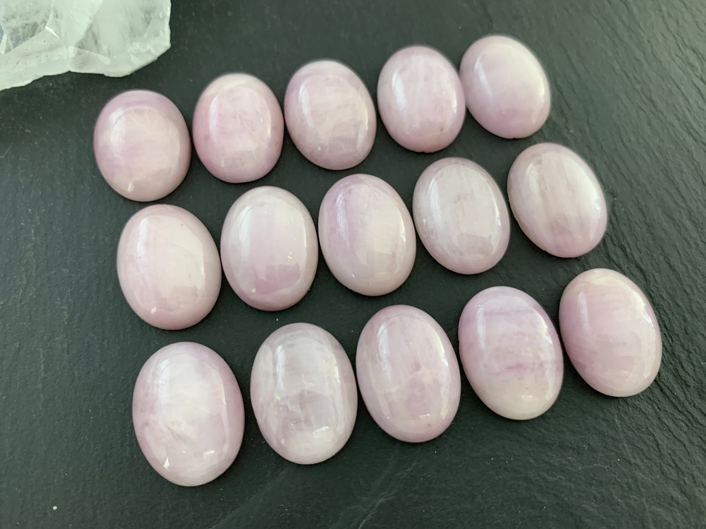 Kunzite oval 15x20mm cabochon - Calibrated cabochons