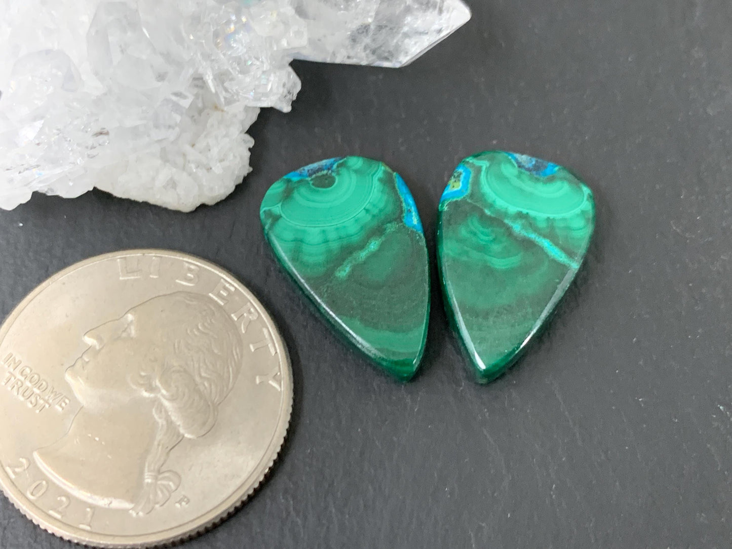 Malachite pear 12x19x5mm cabochon pair