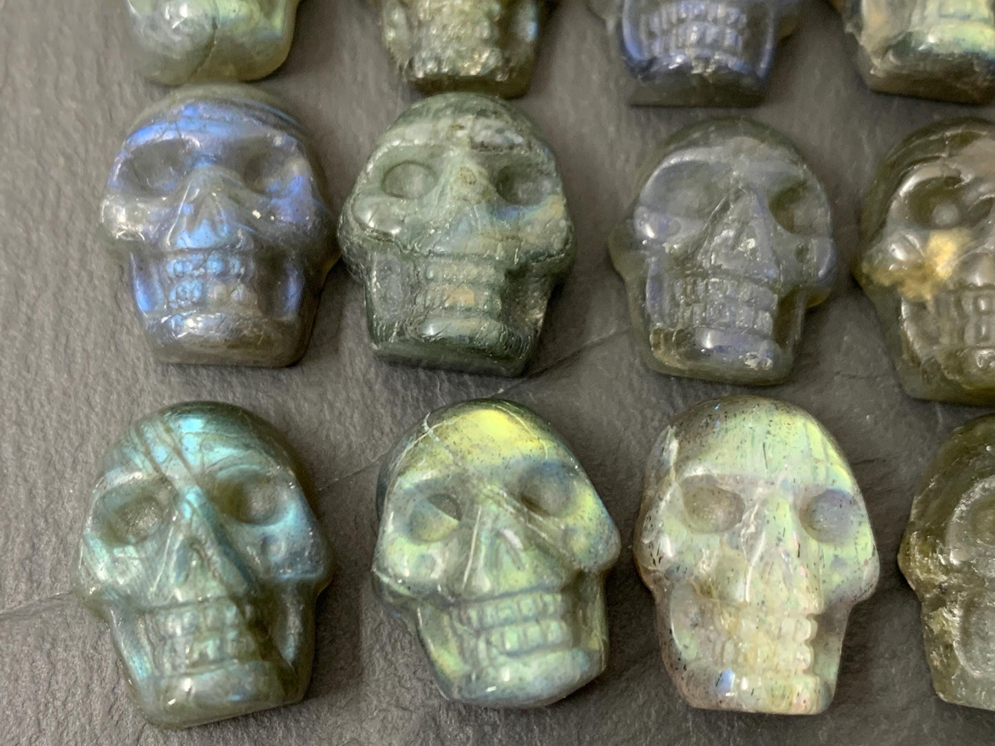 Labradorite skull 17- 18mm cabochon