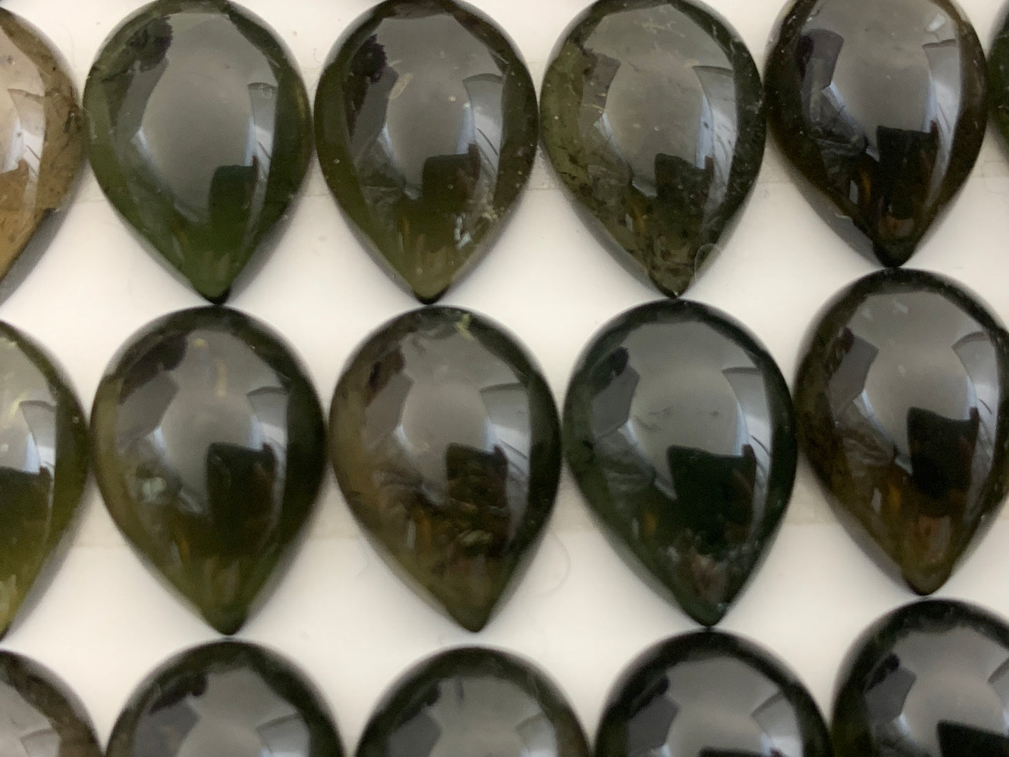 Smokey Green Tourmaline pear 10x14mm cabochon - Calibrated cabochons