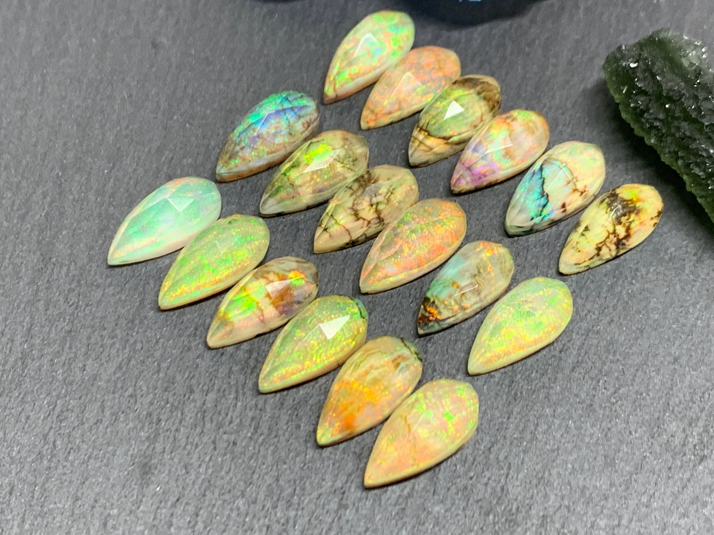 Faceted Monarch Opal pear 7x15mm cabochons - Doublet cabochons