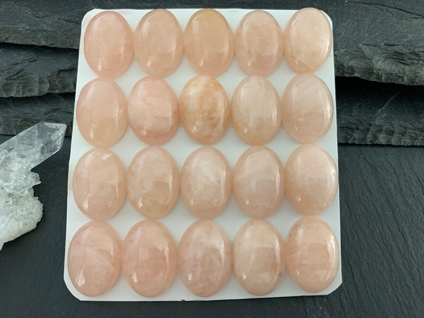 Morganite oval 13x18mm cabochon - Calibrated cabochons