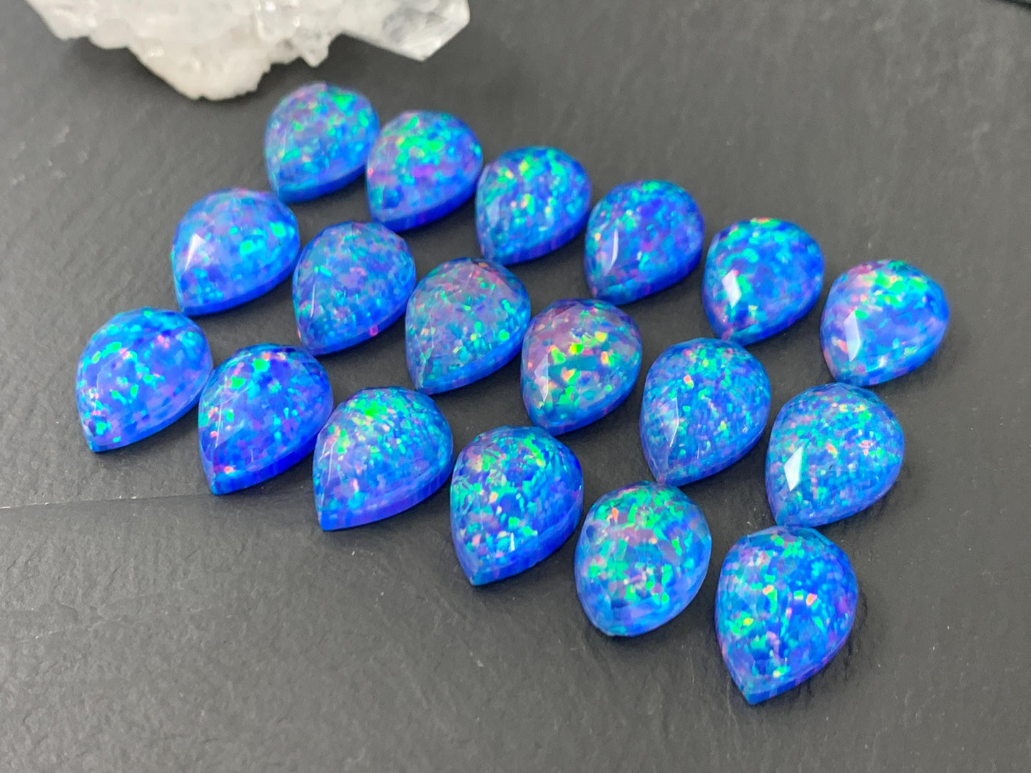 Faceted Aurora Opal pear 10x14mm - Doublet cabochons