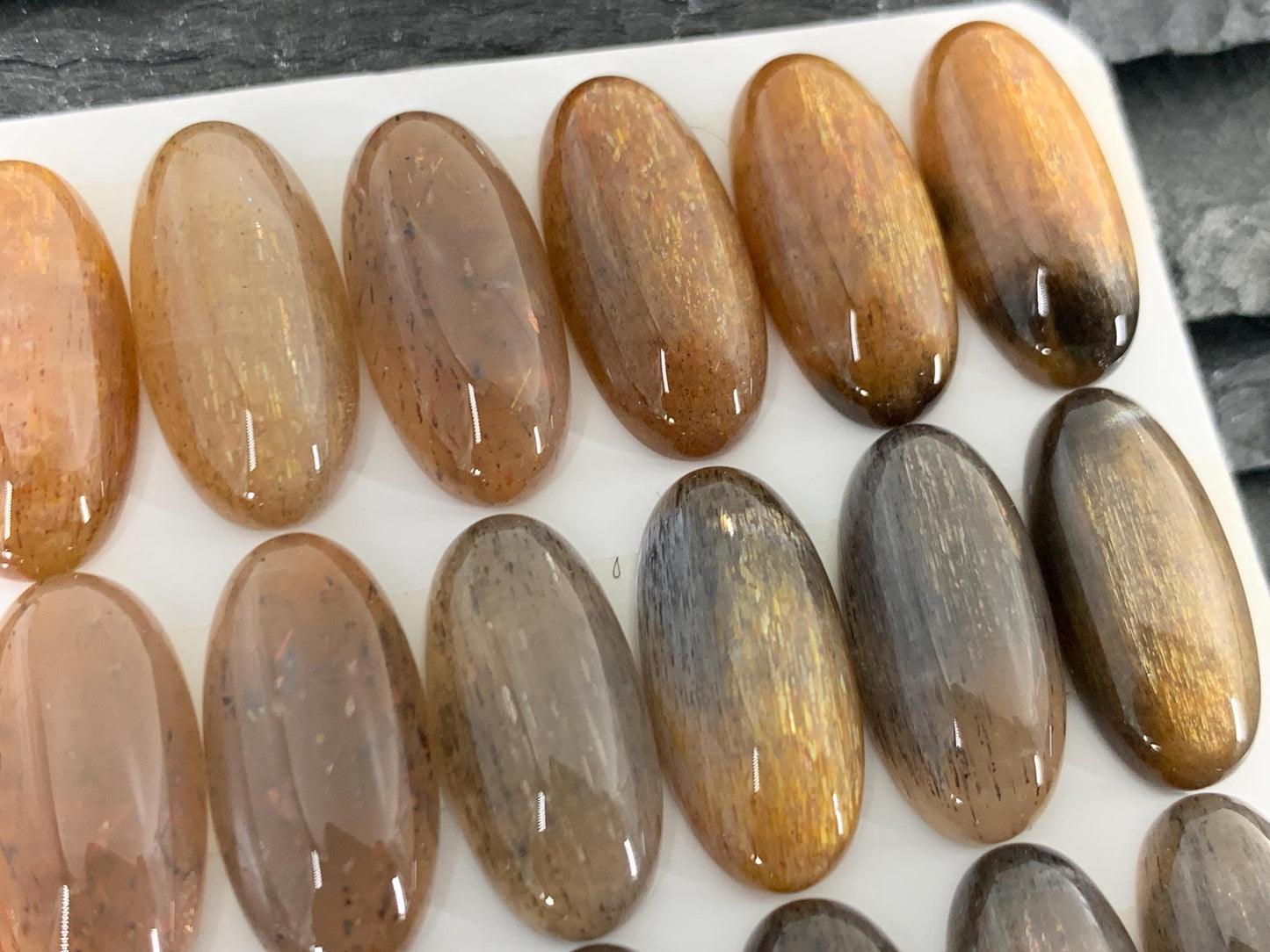 Gold Sunstone oval 10x20mm cabochon - Calibrated cabochons