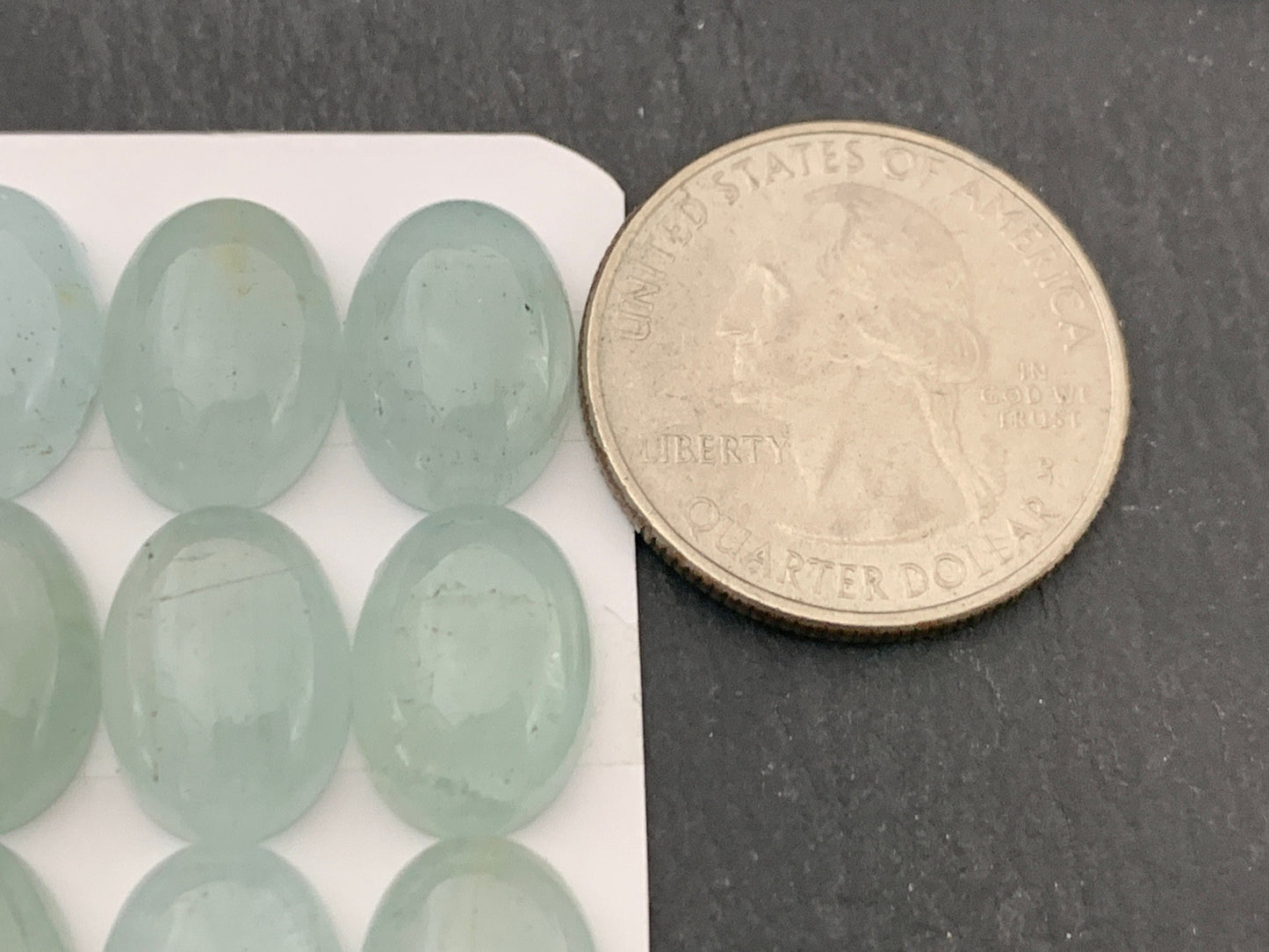 Aquamarine oval 10x14mm cabochon - Calibrated cabochons