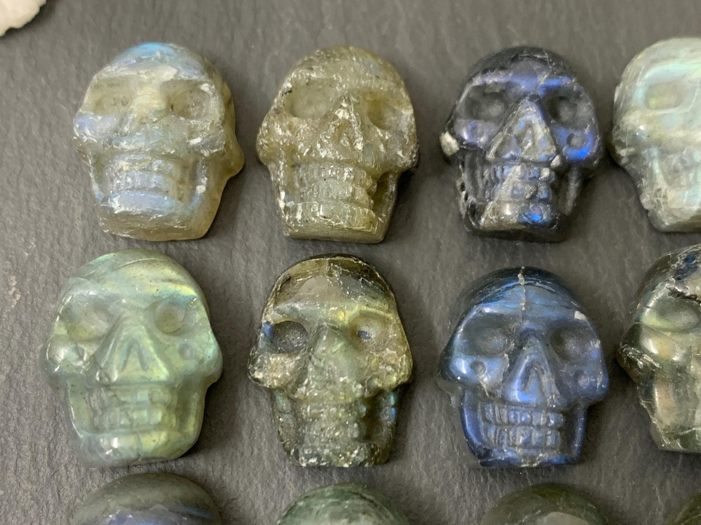 Labradorite skull 17- 18mm cabochon