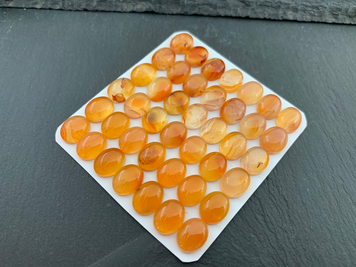 Carnelian oval 8x10mm cabochon - Calibrated cabochons