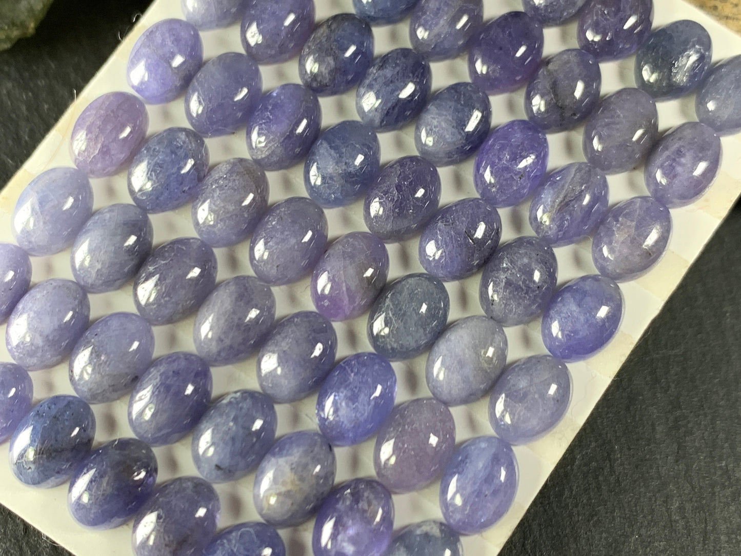 Tanzanite oval 6x8mm cabochon - Calibrated cabochons