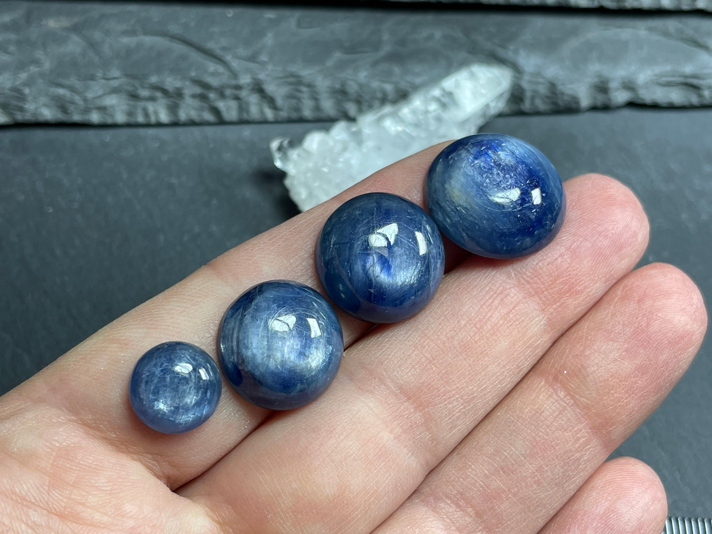 Blue Kyanite round cabochon 10mm, 15mm, 16mm, 18mm - Calibrated cabochons