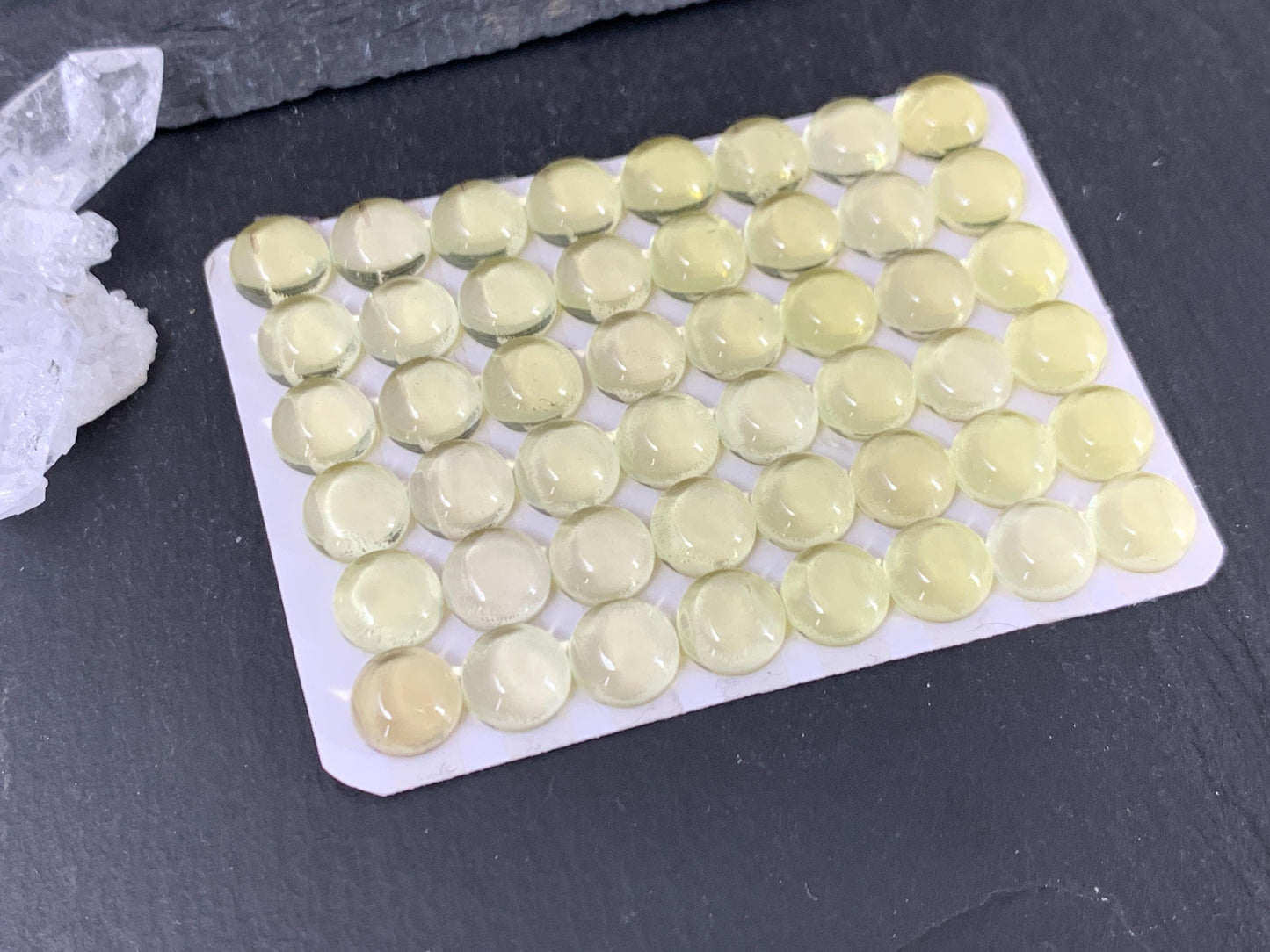 Lemon Quartz round 8mm cabochon - Calibrated cabochons