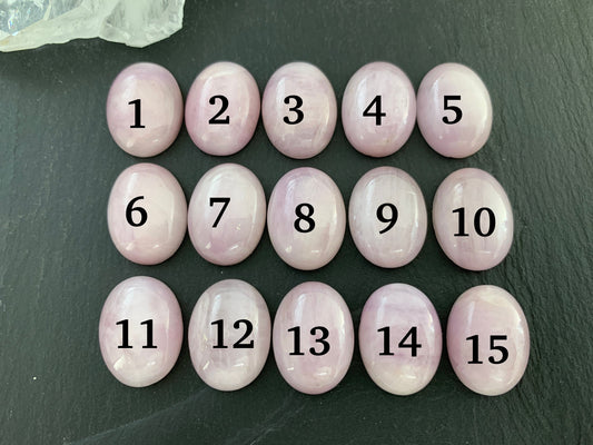 Kunzite oval 15x20mm cabochon - Calibrated cabochons