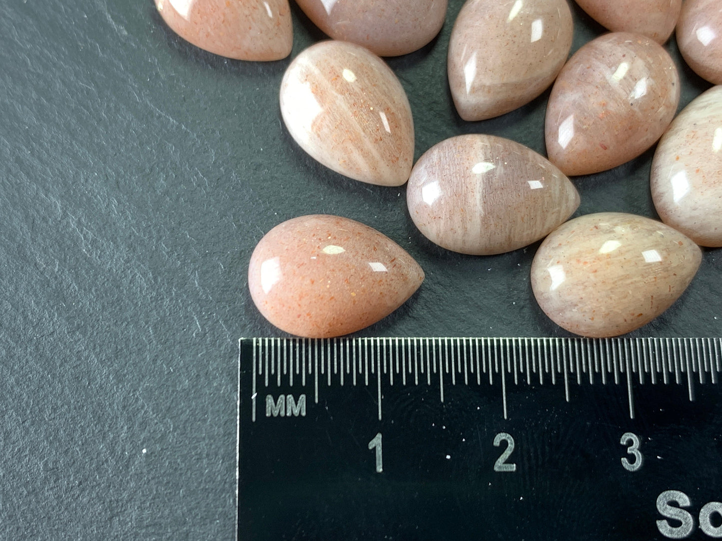 Pink Moonstone pear 10x14mm cabochon - Calibrated cabochons