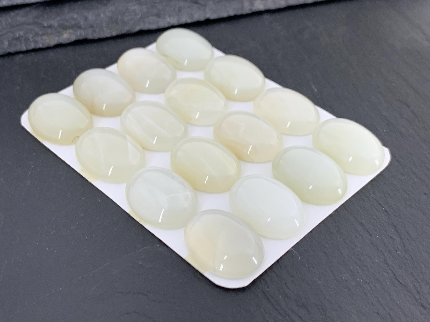 White Moonstone Oval 15x20mm Cabochon - Calibrated cabochons