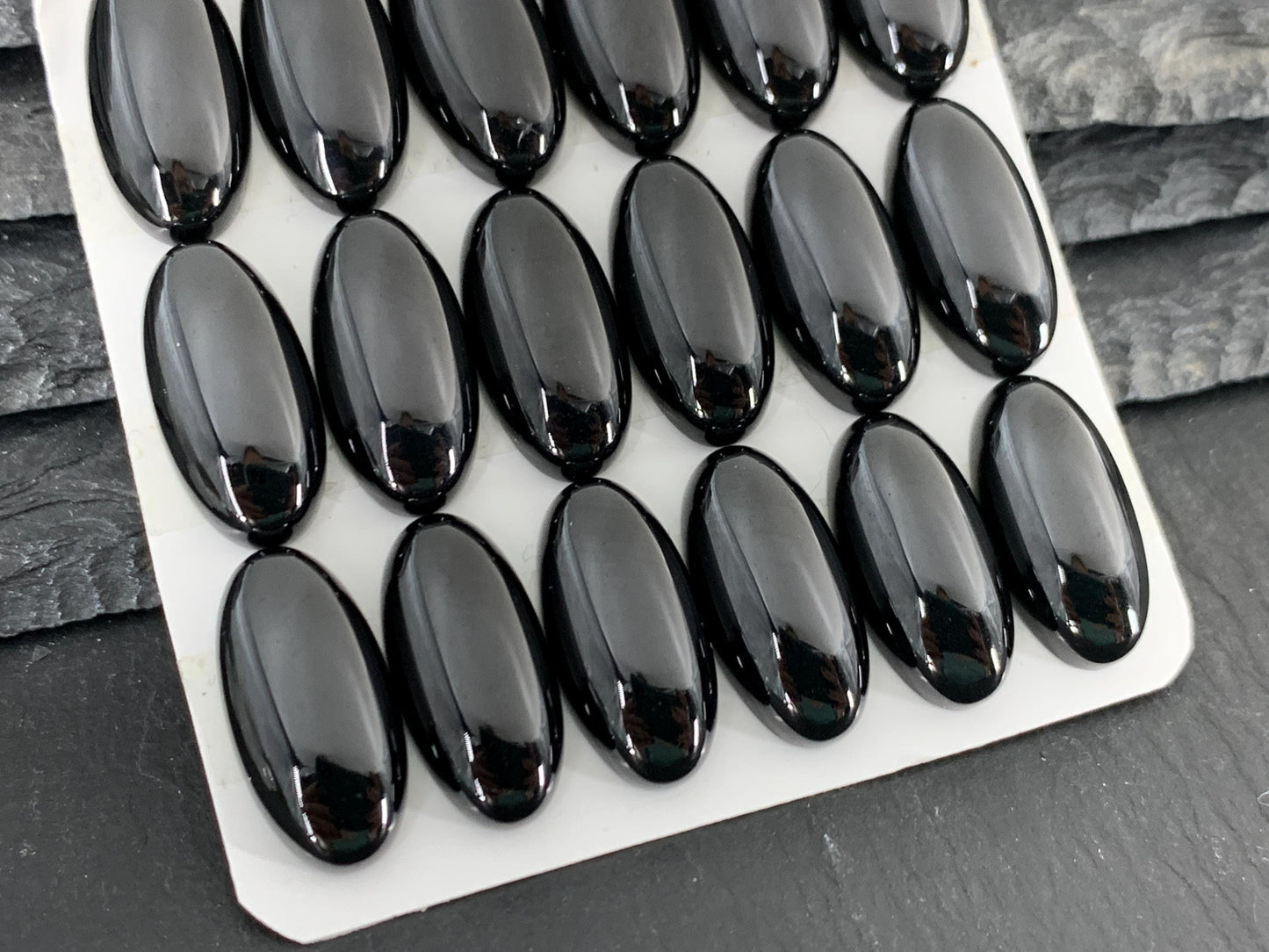 Black Spinel oval 10x20mm cabochon - Calibrated cabochons