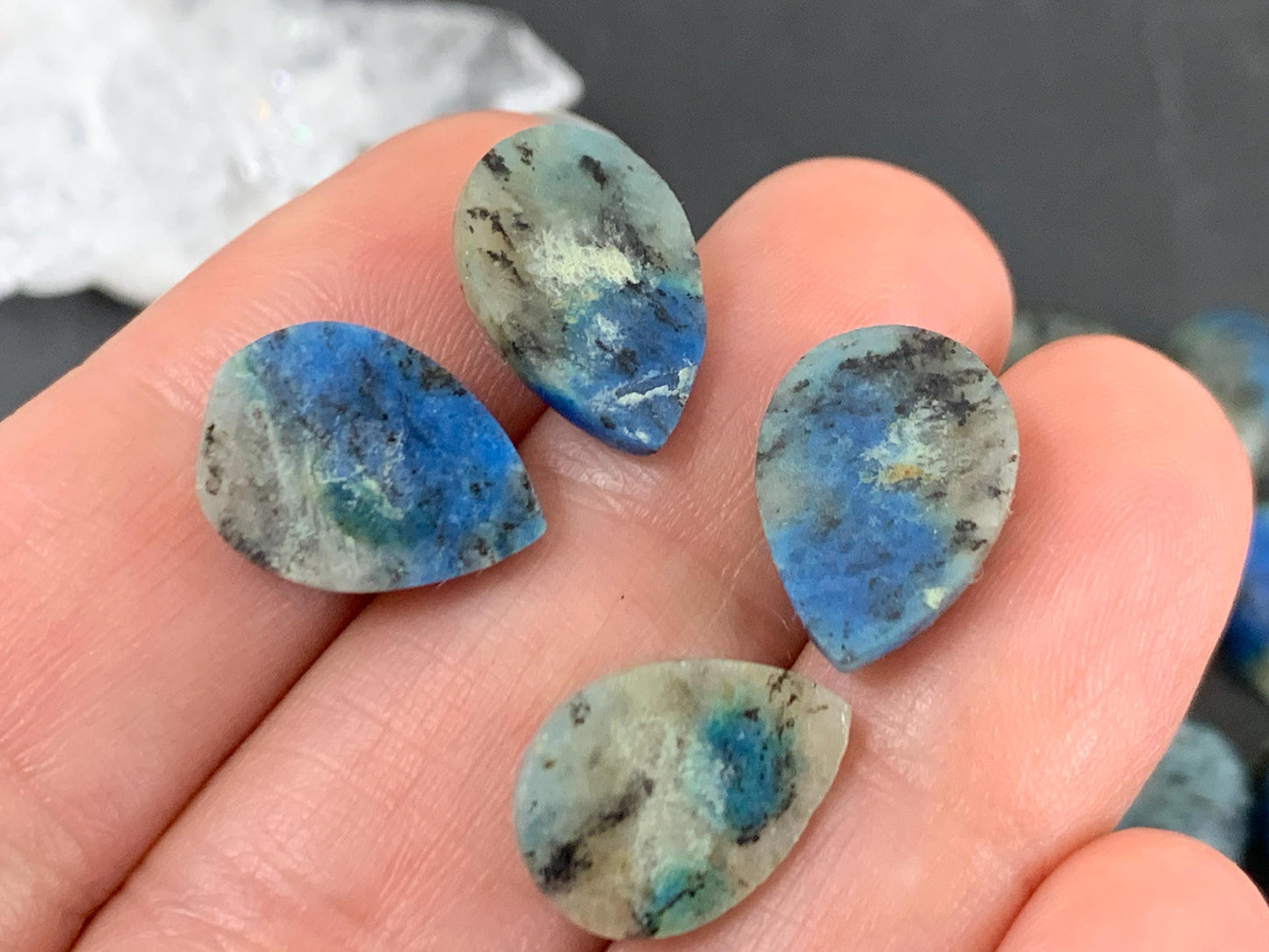 Azurite in Granite round 10mm cabochon - Calibrated cabochons.