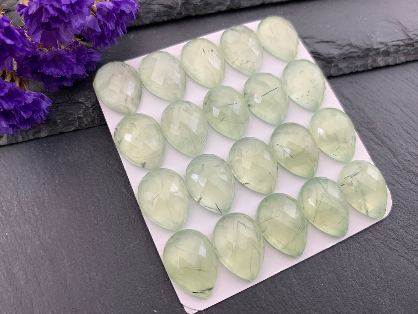 Faceted Prehnite pear 12x16mm cabochon - Calibrated cabochons