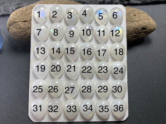 Rainbow MoonStone pear 10x12mm cabochon - Calibrated cabochons