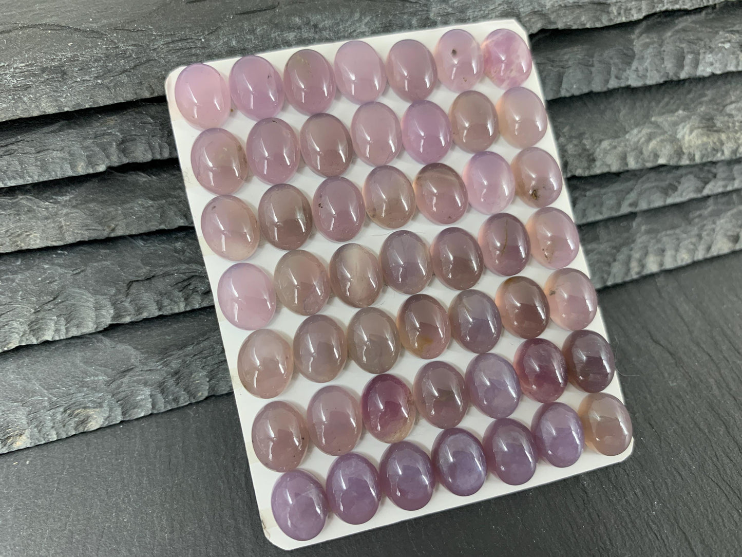 Purple Chalcedony oval 8x10mm cabochon - Calibrated cabochons