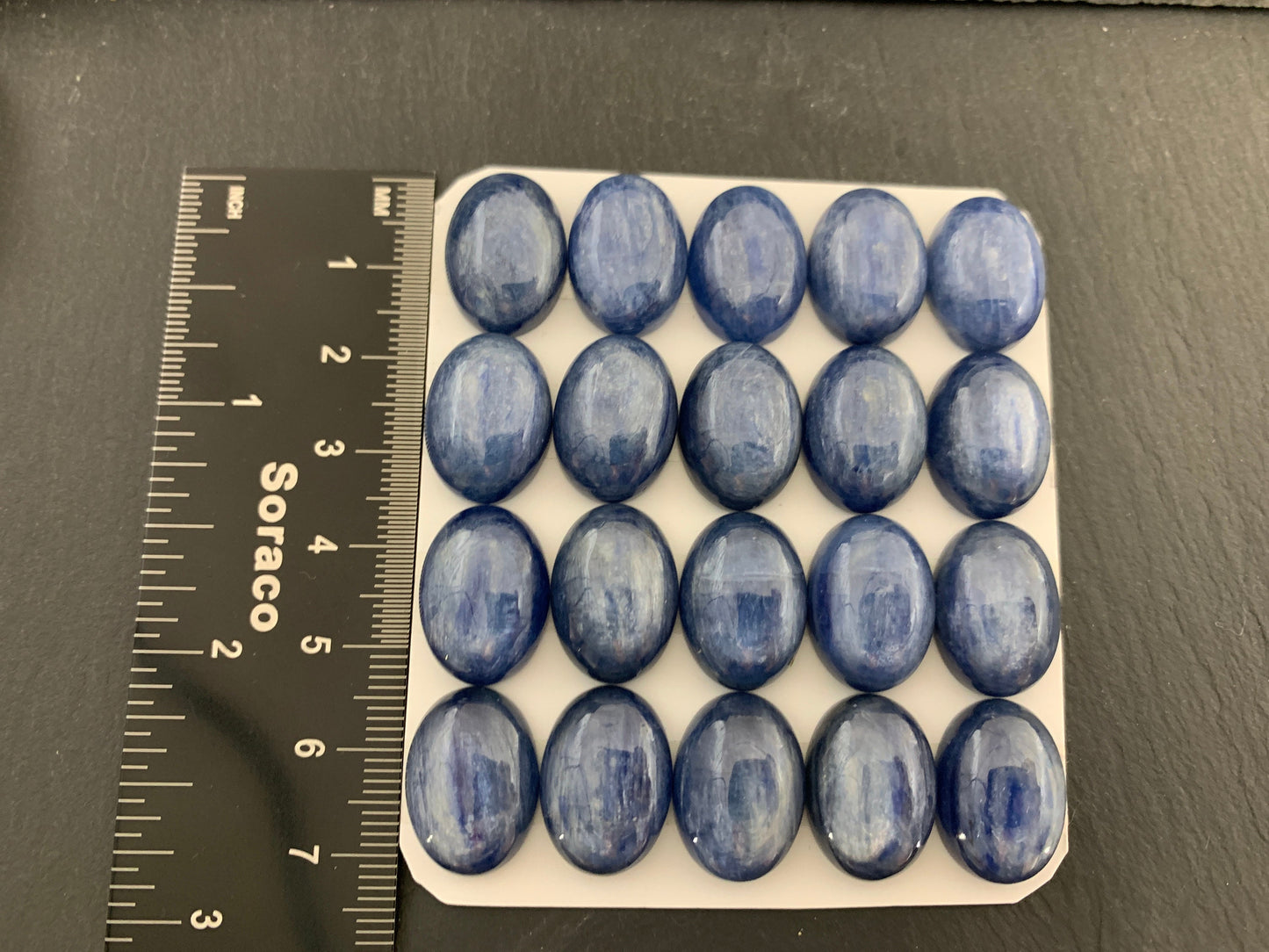 Kyanite oval 13x18mm cabochon - Calibrated cabochons