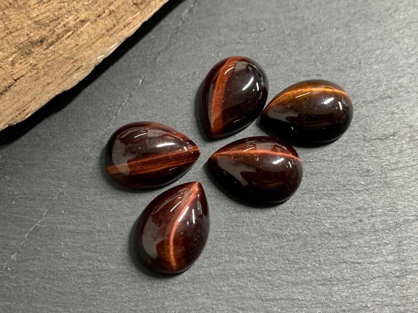 Red Tiger Eye pear 13x18mm cabochon - Calibrated cabochons