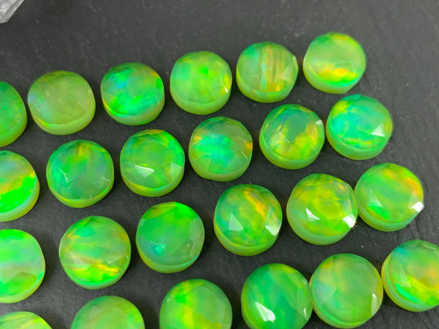 Faceted Aurora Opal round 8mm cabochon - Doublet cabochons